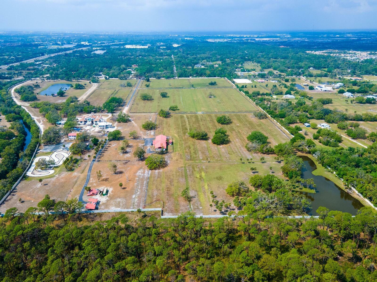 Property Photo: 600 N Jackson Road FL 34292