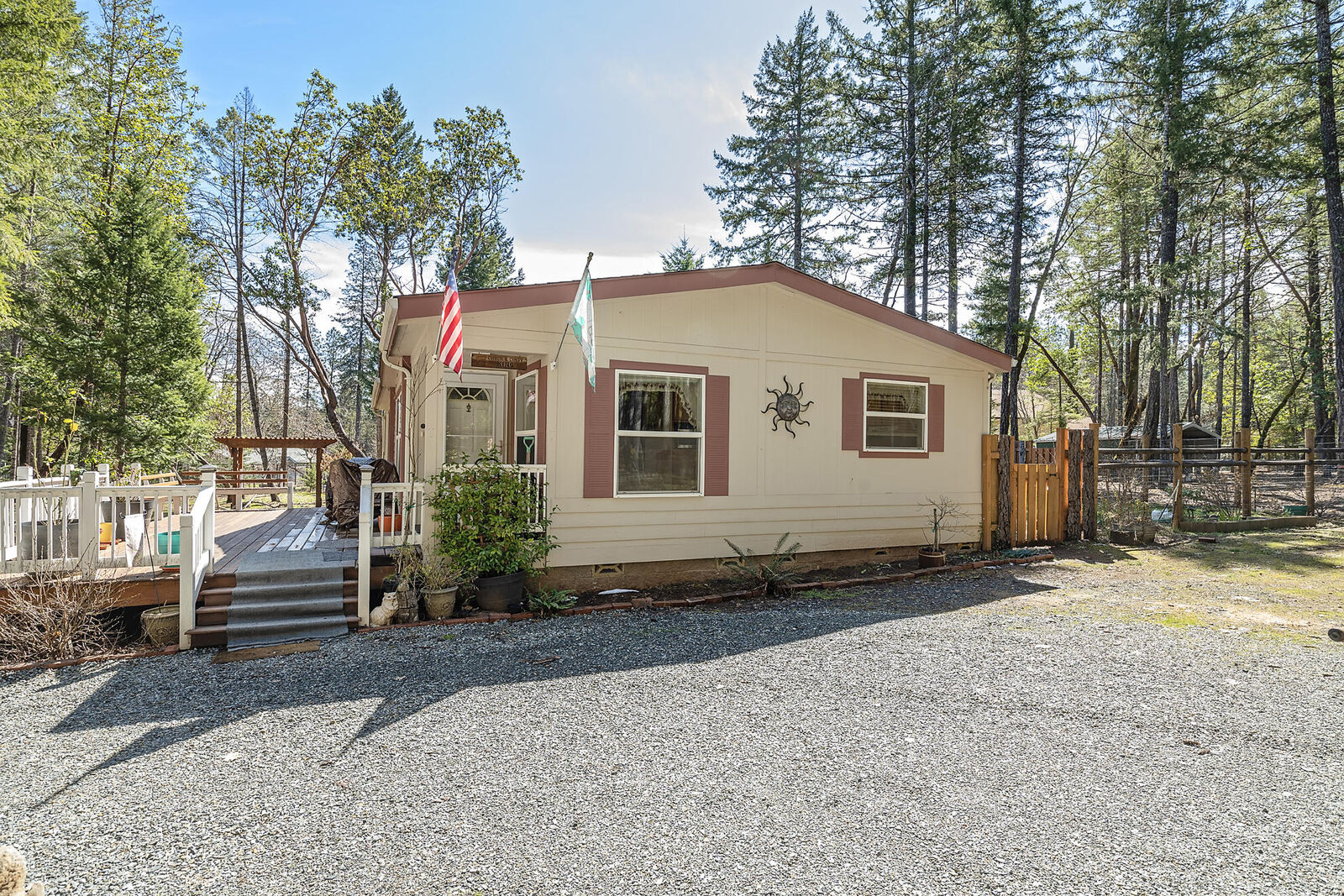 Property Photo:  6131 Riverbanks Road  OR 97527 