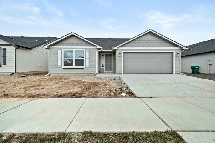 1537 E B St  Deer Park WA 99006 photo