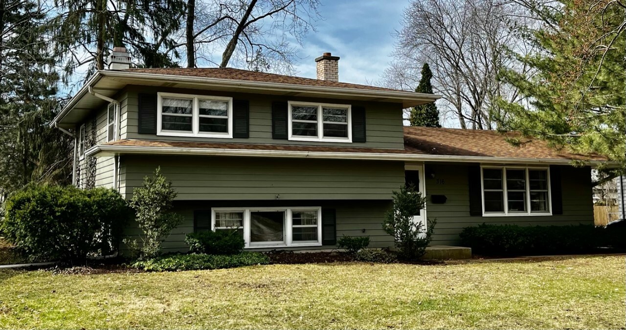 Property Photo:  316 Tanoak Lane  IL 60540 