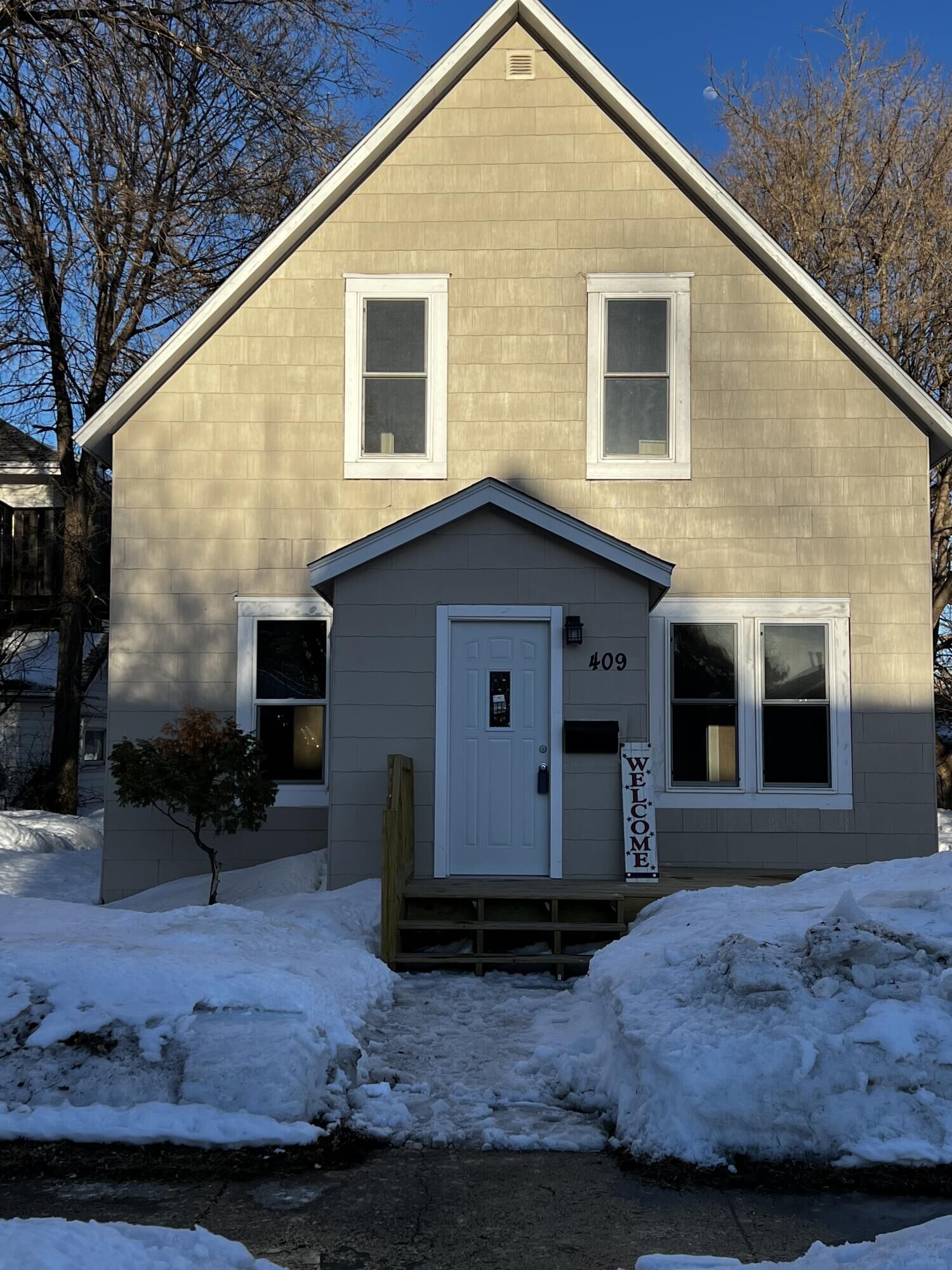 Property Photo: 409 S Arch St SD 57401