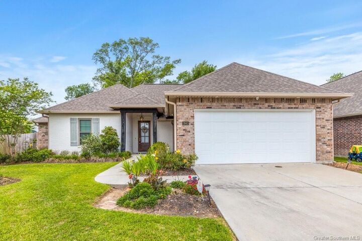 1941 Sarah Lane  Lake Charles LA 70605 photo