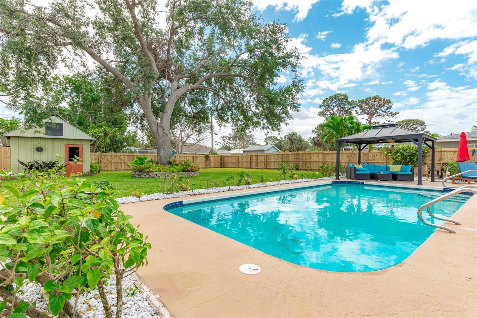 Property Photo: 1129 Riviera Street FL 34285