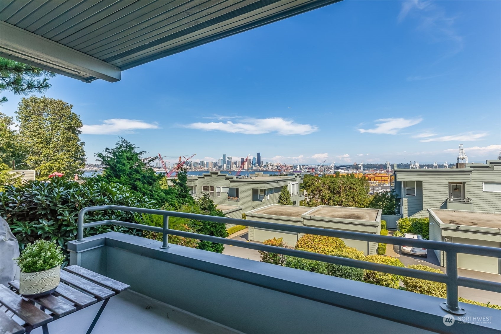 2349 Harbor Avenue SW 601  Seattle WA 98126 photo