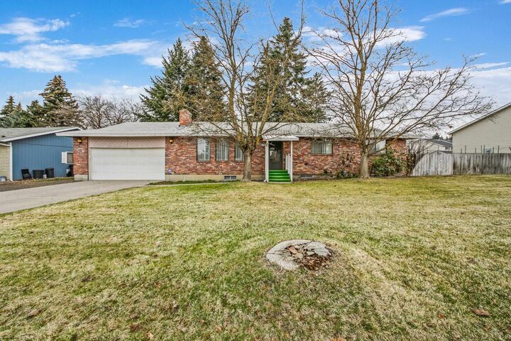 11727 N Wall St  Spokane WA 99218 photo