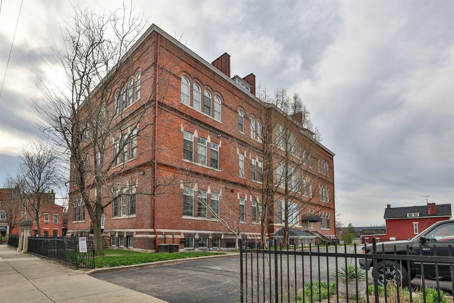Property Photo: 1615 Chase Ave 4F OH 45223