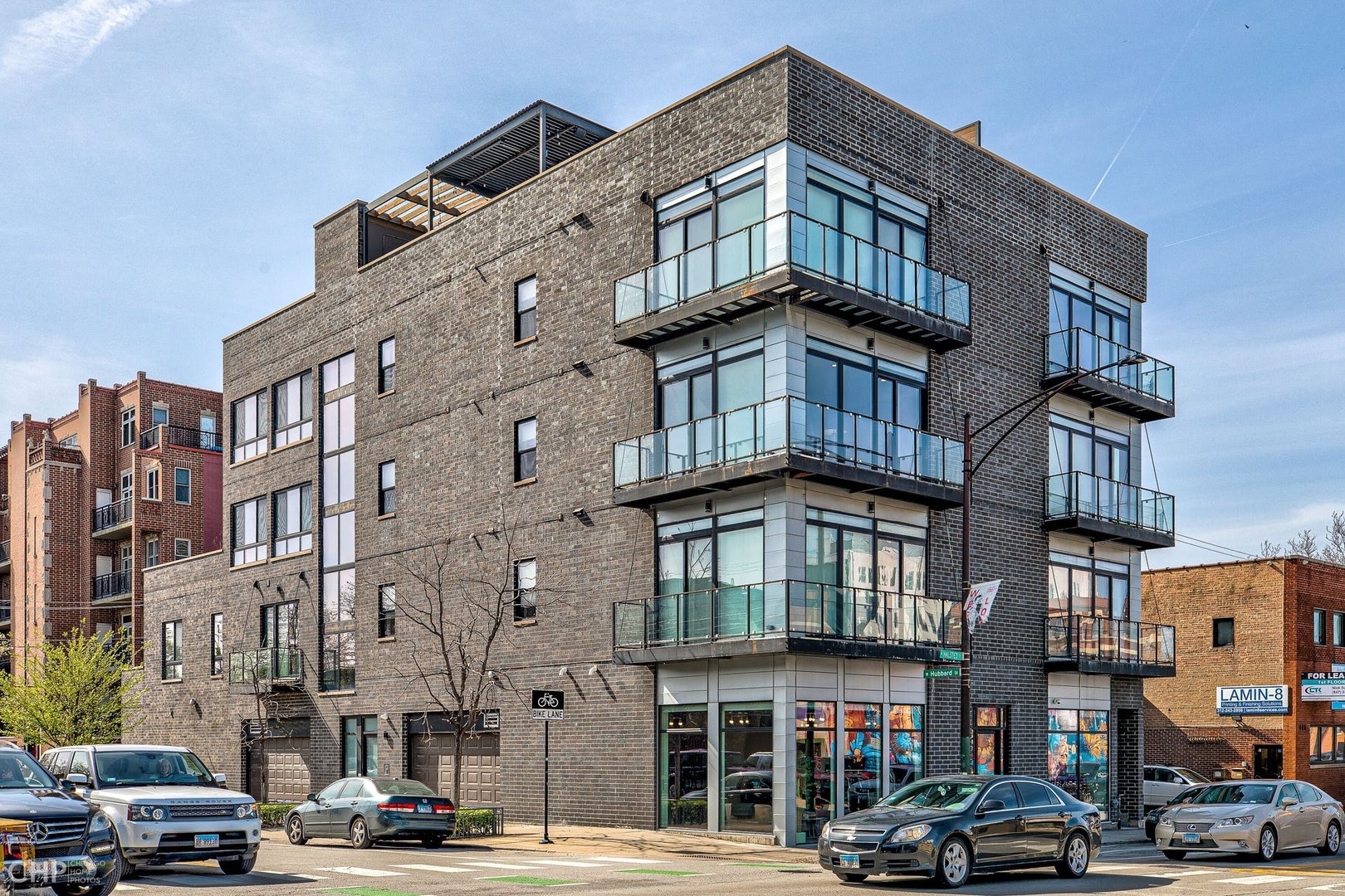Property Photo: 440 N Halsted Street 4B IL 60642