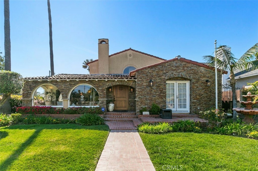 Property Photo:  605 Flint Avenue  CA 90814 