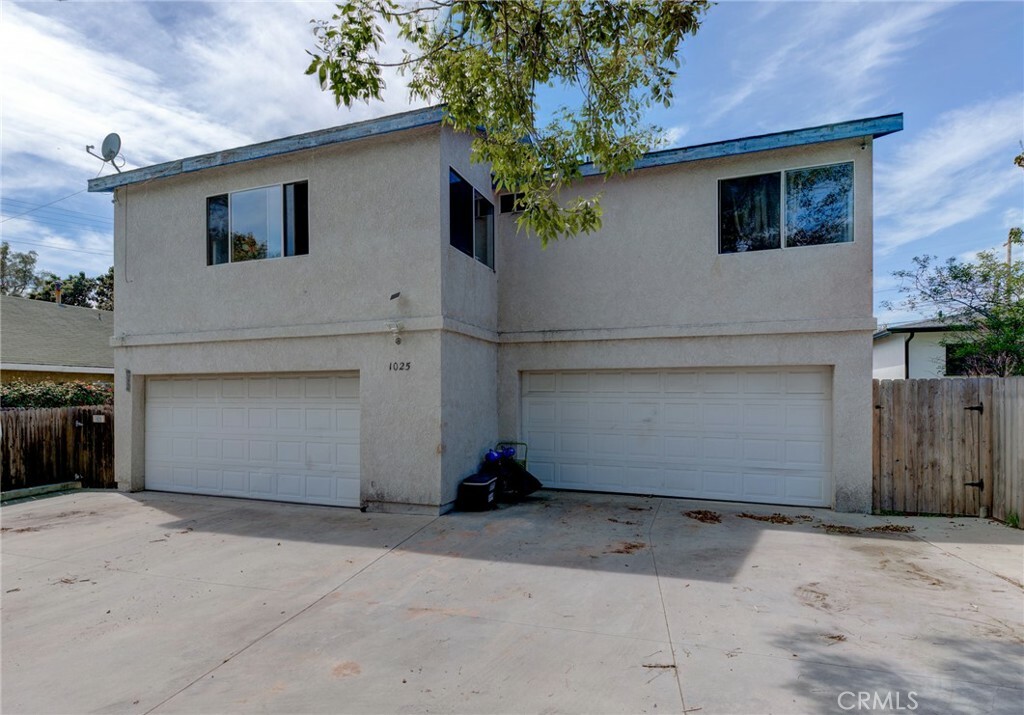 Property Photo:  1025 Madrid Avenue  CA 90501 