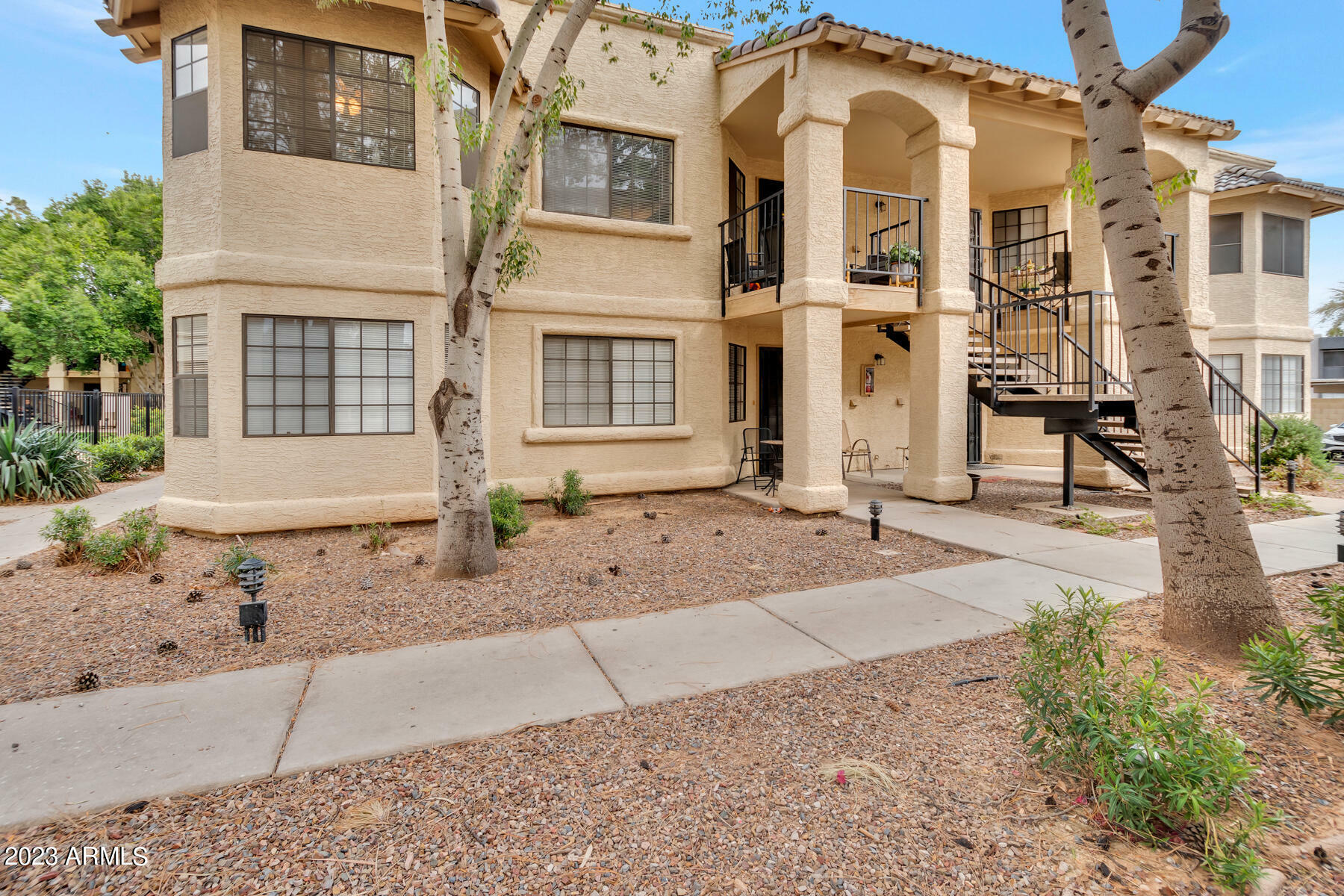 Property Photo:  925 S Longmore Avenue  AZ 85202 