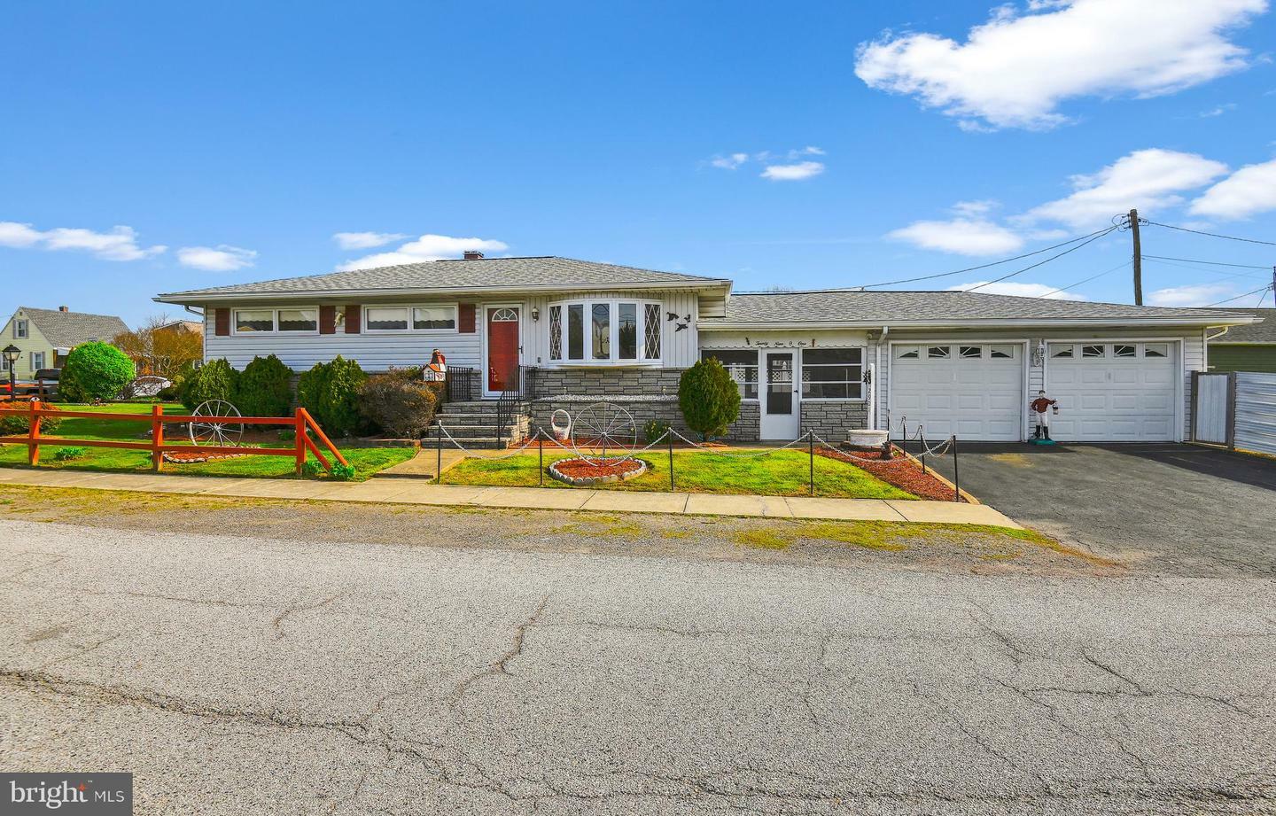 Property Photo:  2901 Wells Avenue  MD 21219 