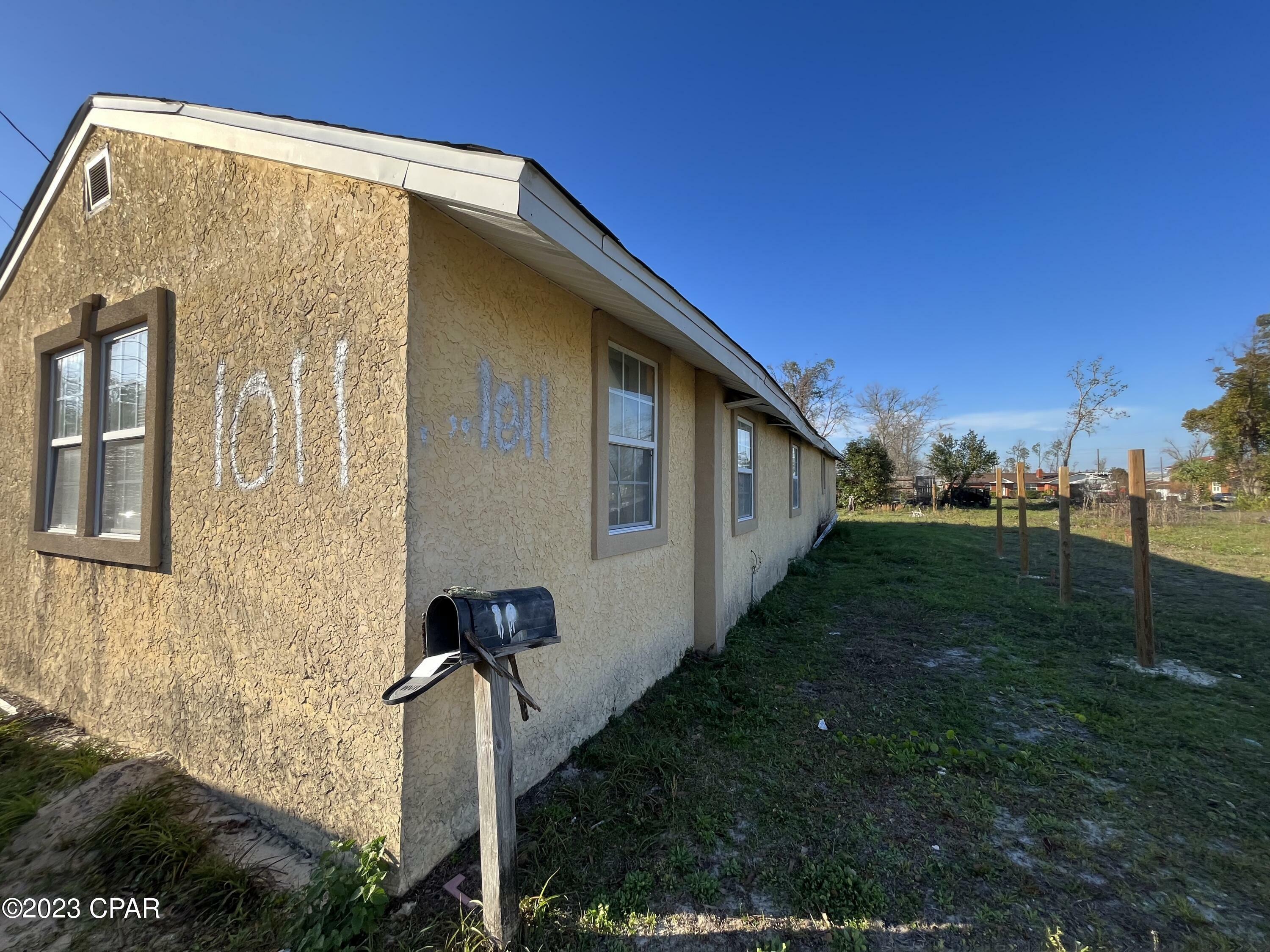 Property Photo:  1011 E 14th Street  FL 32401 