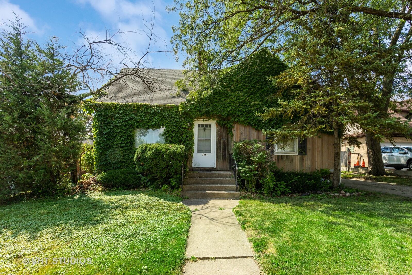 Property Photo: 366 S Rex Boulevard IL 60126