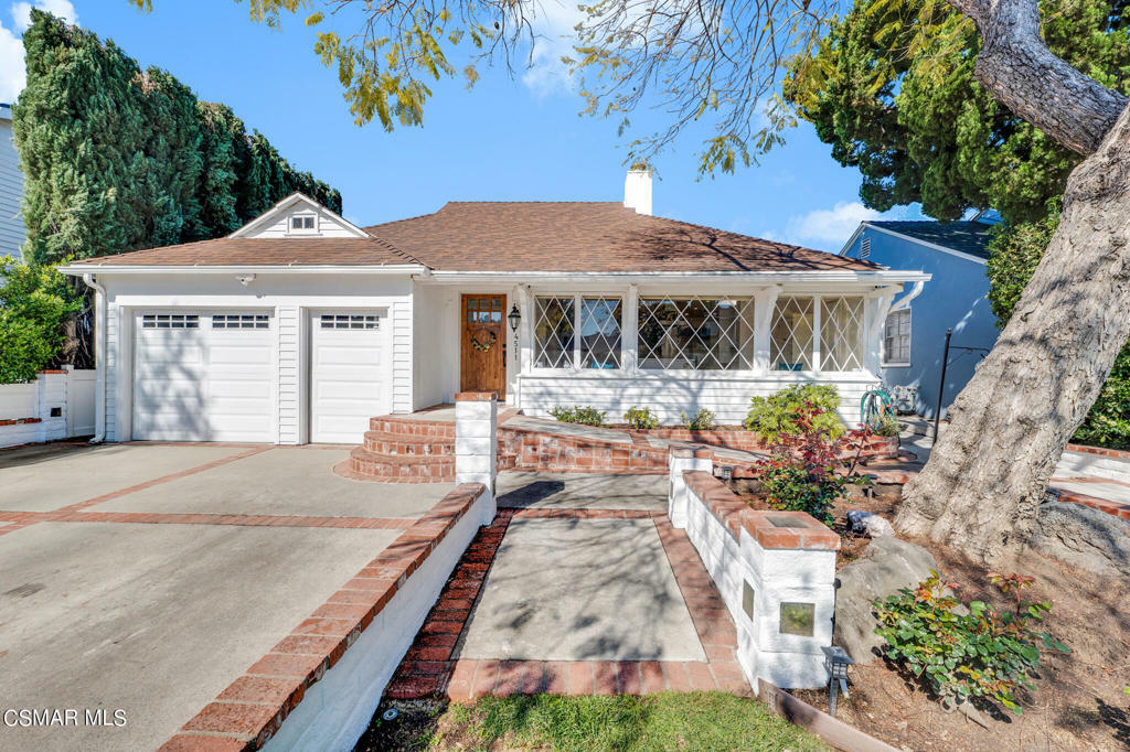 Property Photo:  4511 Simpson Avenue  CA 91604 