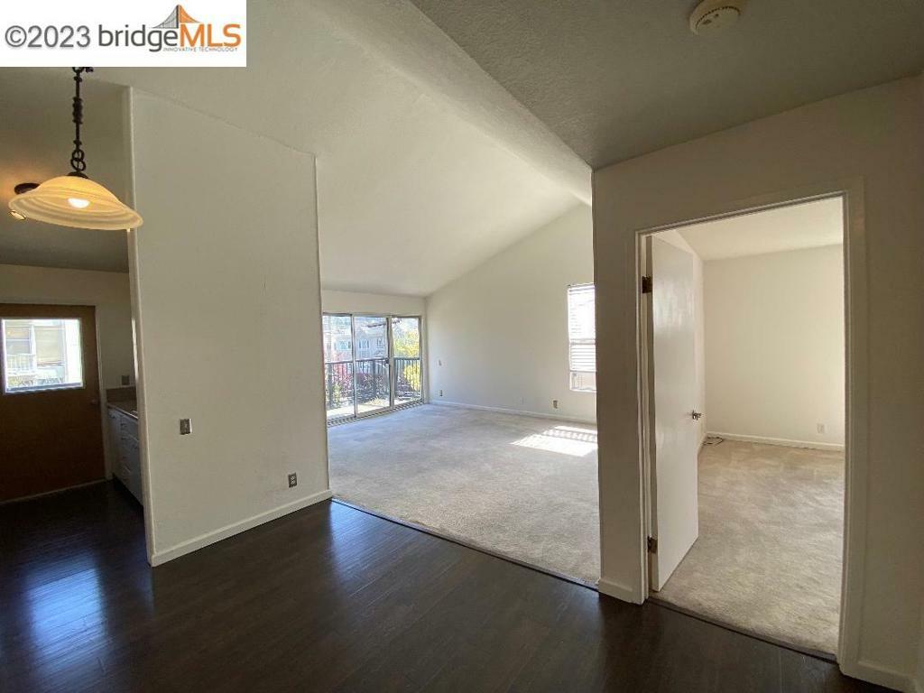 Property Photo:  525 Mandana Blvd  CA 94610 