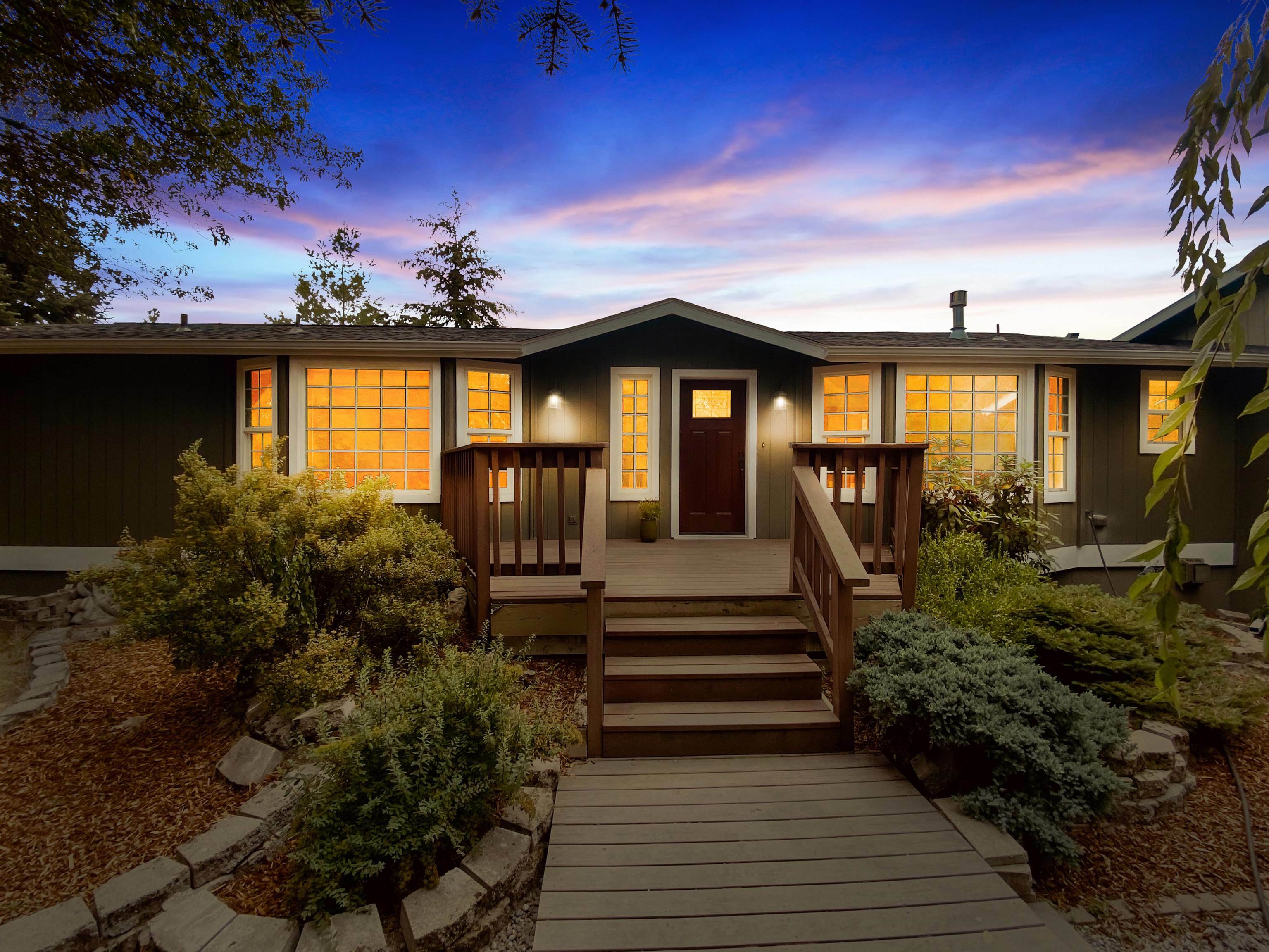 Property Photo: 32710 N Whitetail Ln WA 99003