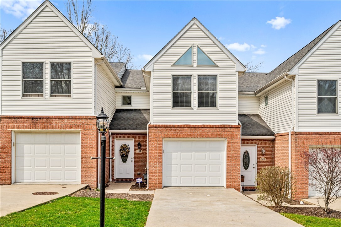 Property Photo:  143 Aberdeen Ct  PA 15237 