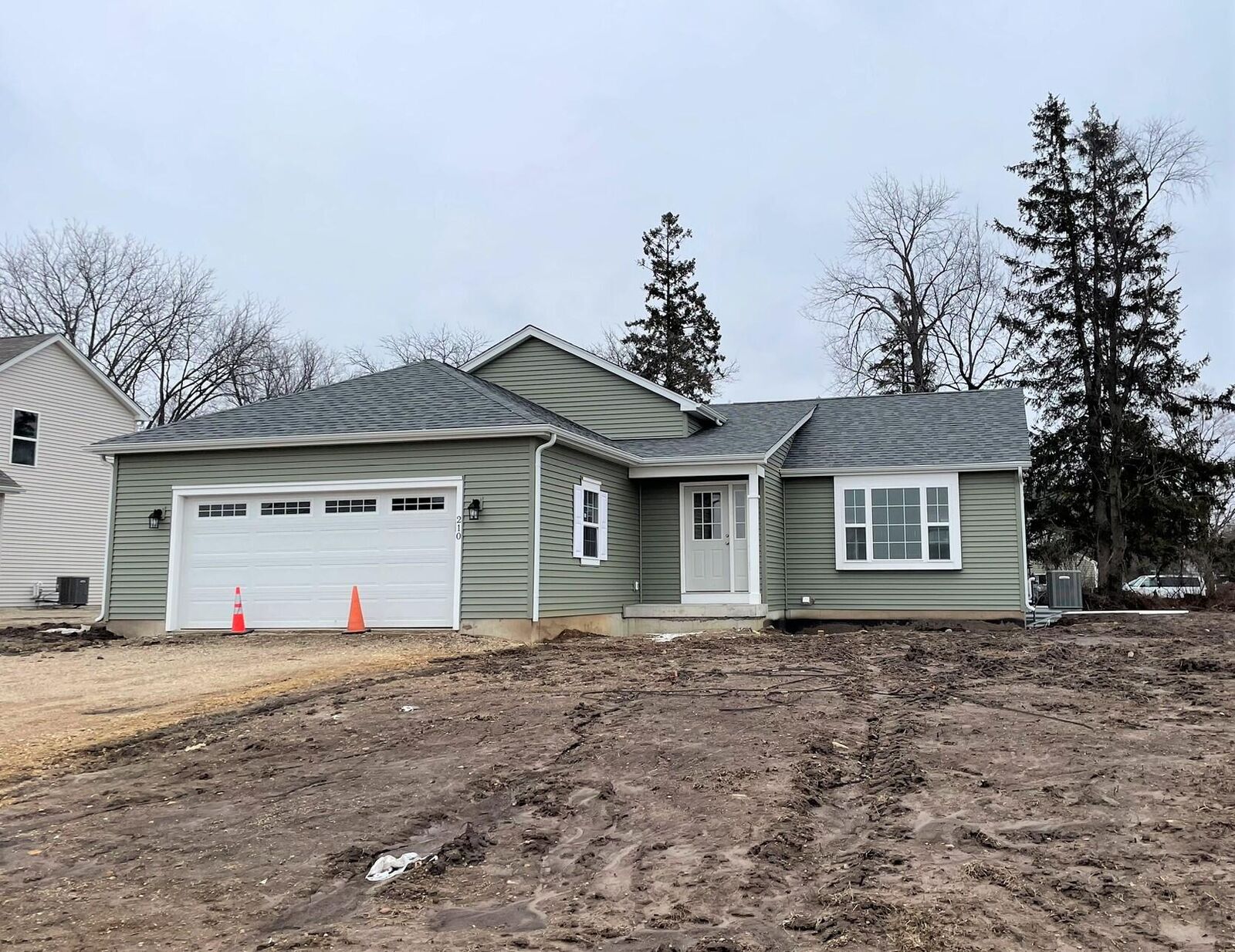 Property Photo: 210 Savannah Dr WI 53184