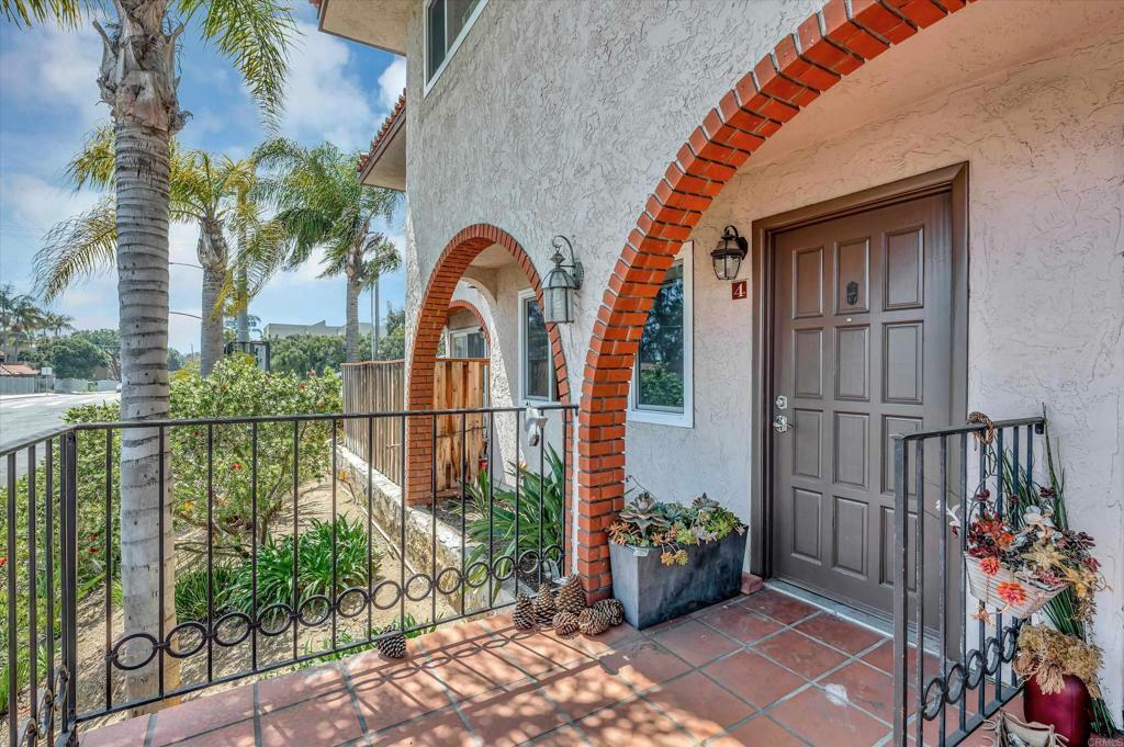 Property Photo:  2582 Del Mar Heights Road 4  CA 92014 