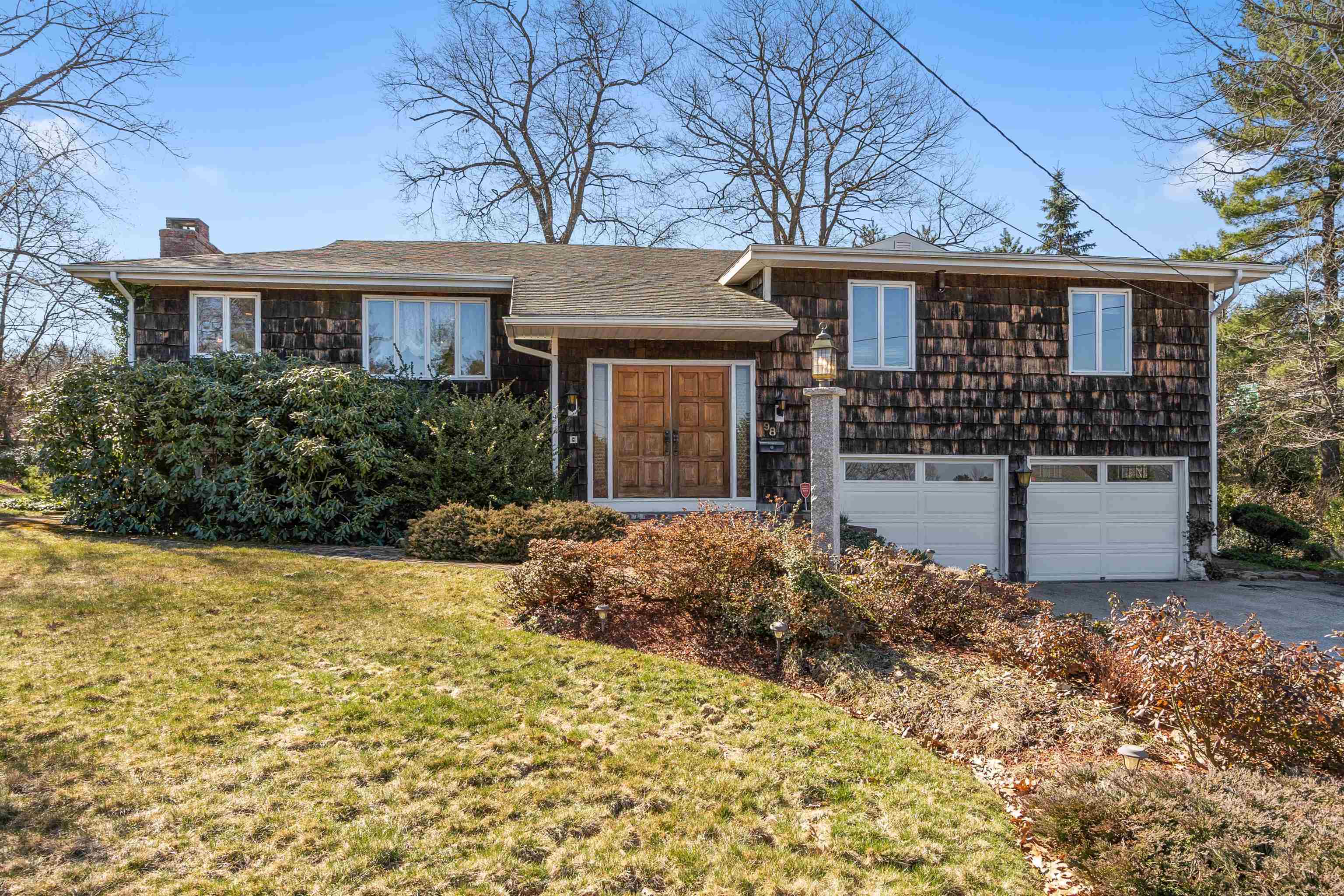 Property Photo: 98 Parnell Place NH 03060