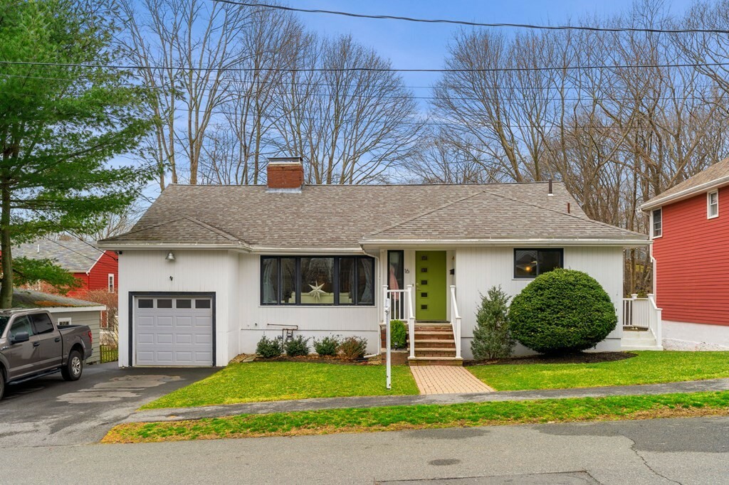 Property Photo:  16 Alden Road  MA 01945 