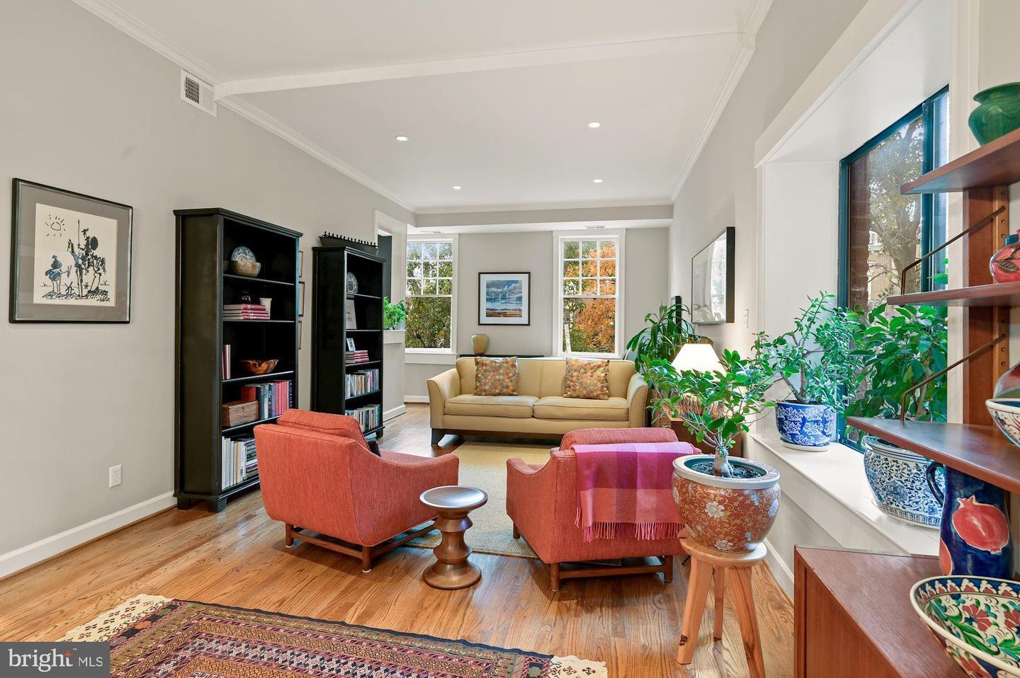 1812 Wyoming Avenue NW 304  Washington DC 20009 photo