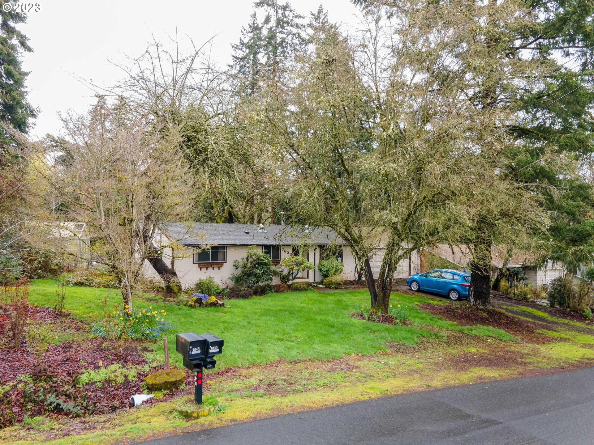 Property Photo:  7630 SW 66th Ave  OR 97223 