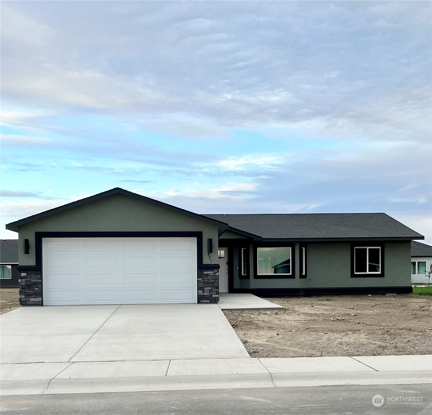 Property Photo: 913 Q Street SW WA 98848