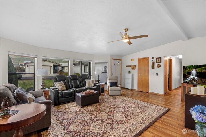 Property Photo:  1305 Icicle Place 43  WA 98801 