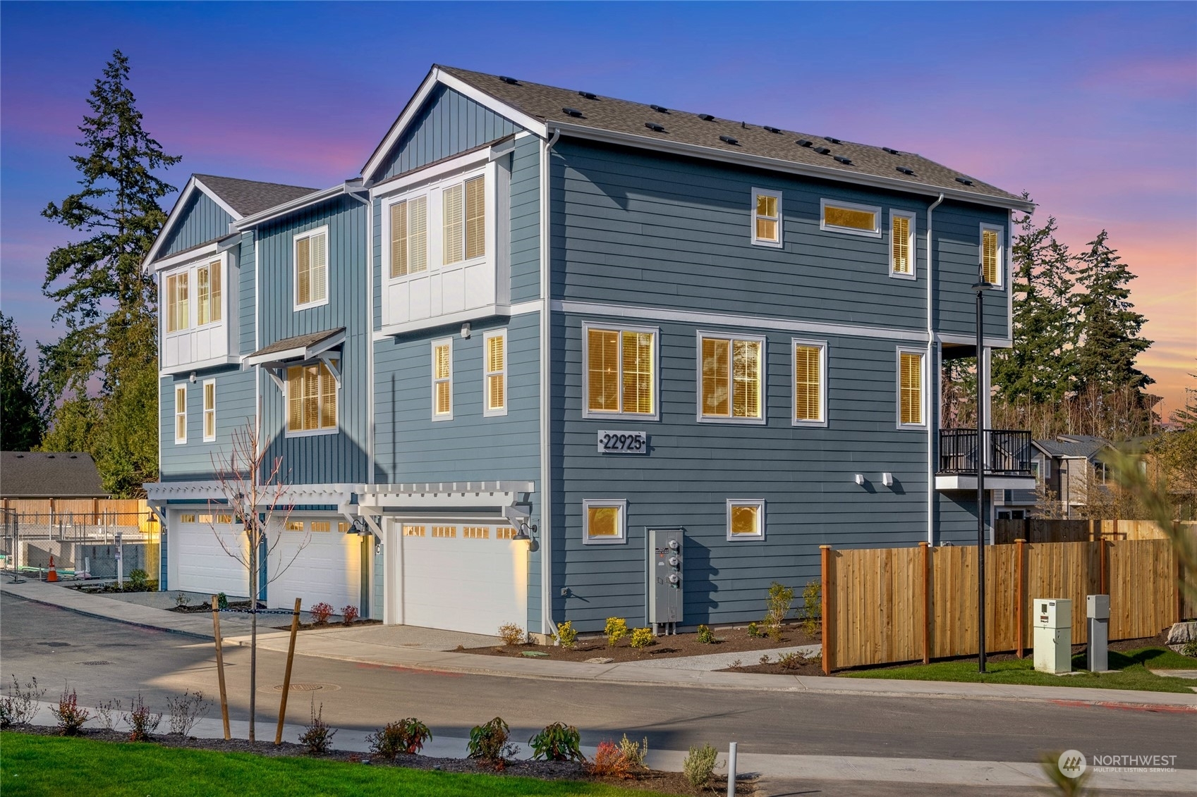 Property Photo: 22929 80th Park W 15B WA 98026