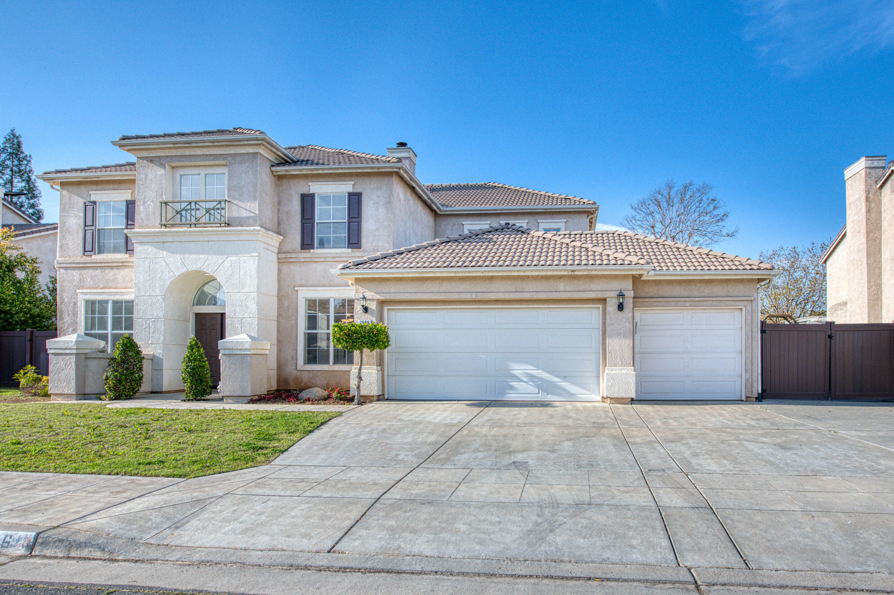 Property Photo: 2696 E Deyoung Drive CA 93720