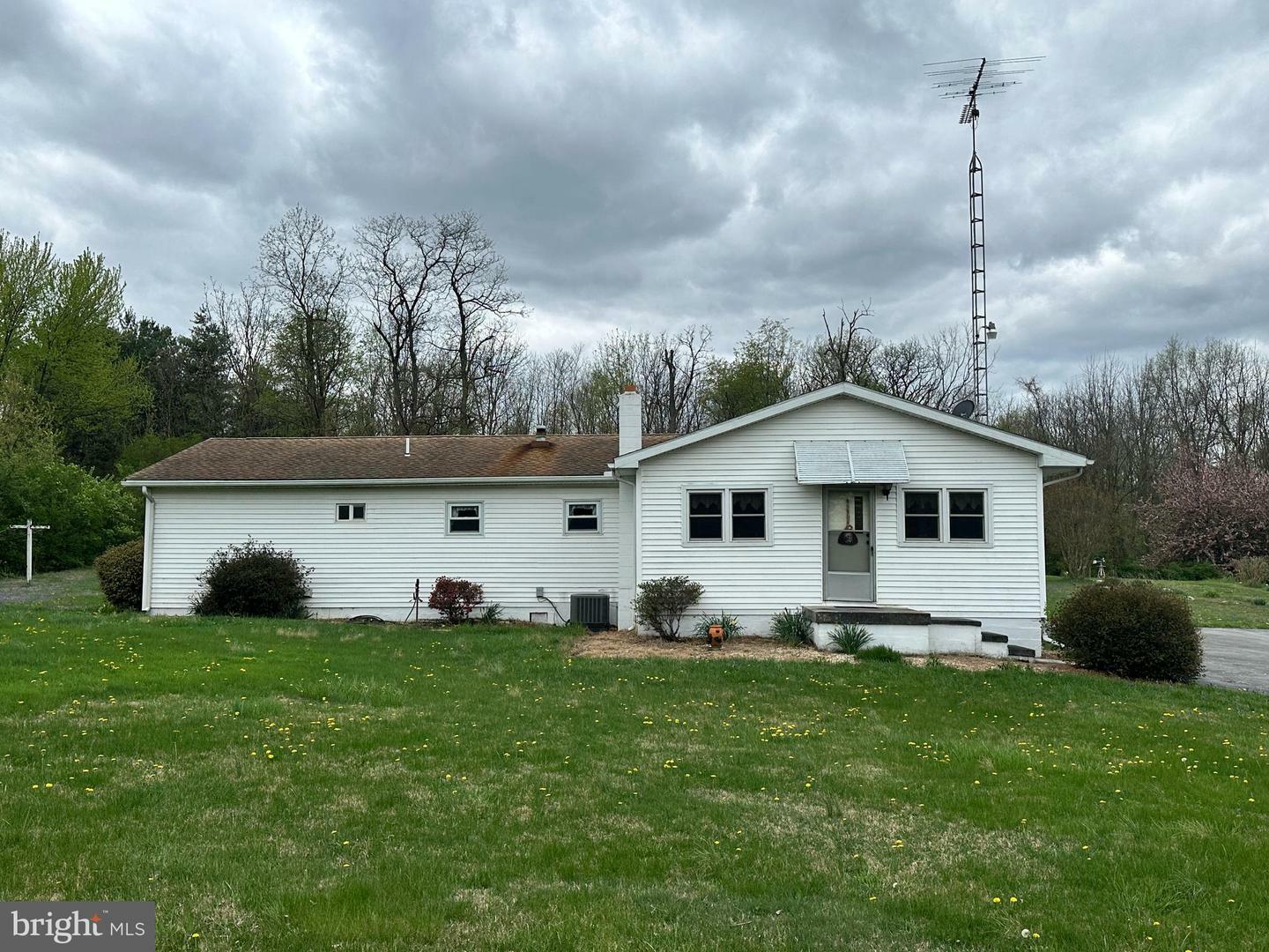 Property Photo:  790 Antrim Lane  PA 17225 