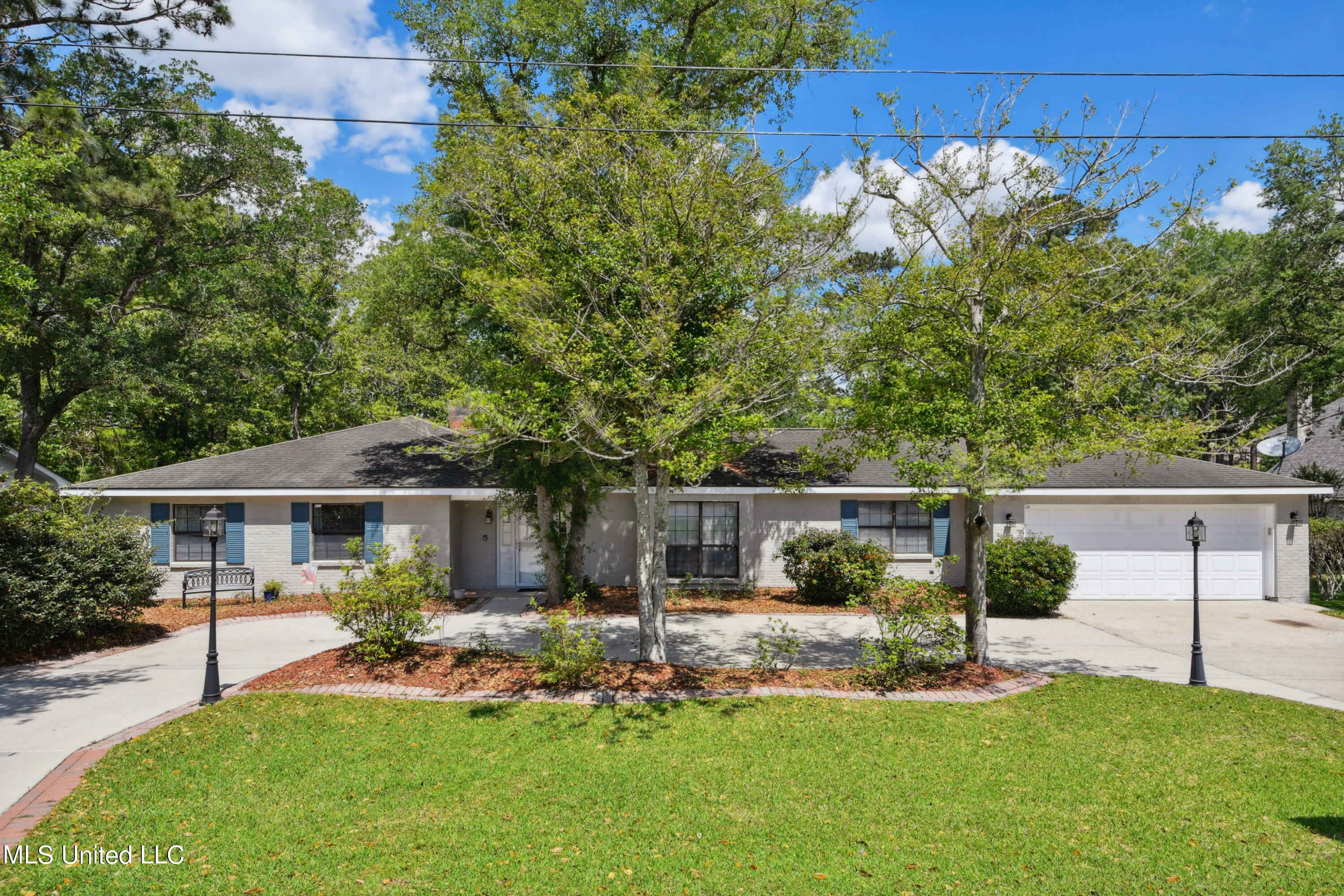 Property Photo:  7604 Fairway Drive  MS 39525 