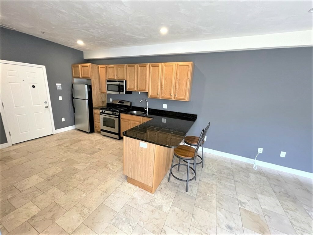 Property Photo: 62 Pleasant Street 11 MA 02148