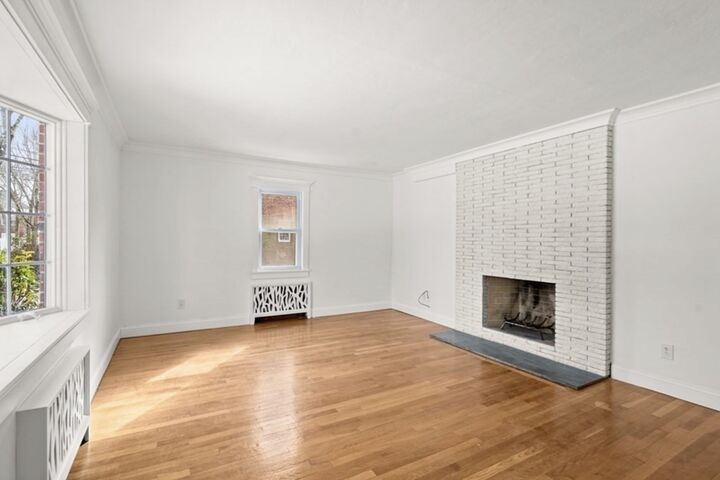 Property Photo: 27-29 Wessex L MA 02459