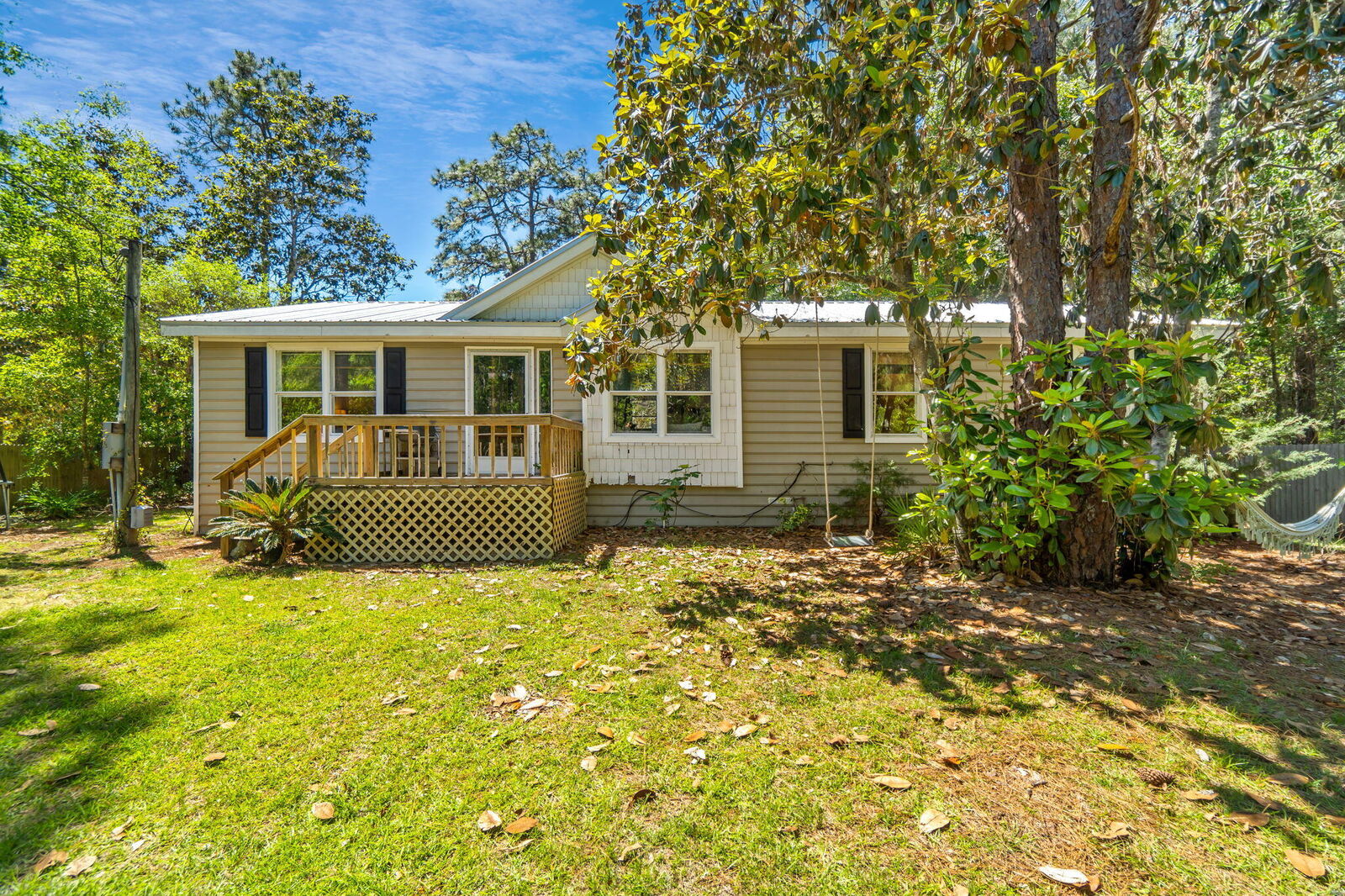 Property Photo: 232 Churchill Bayou Road FL 32459