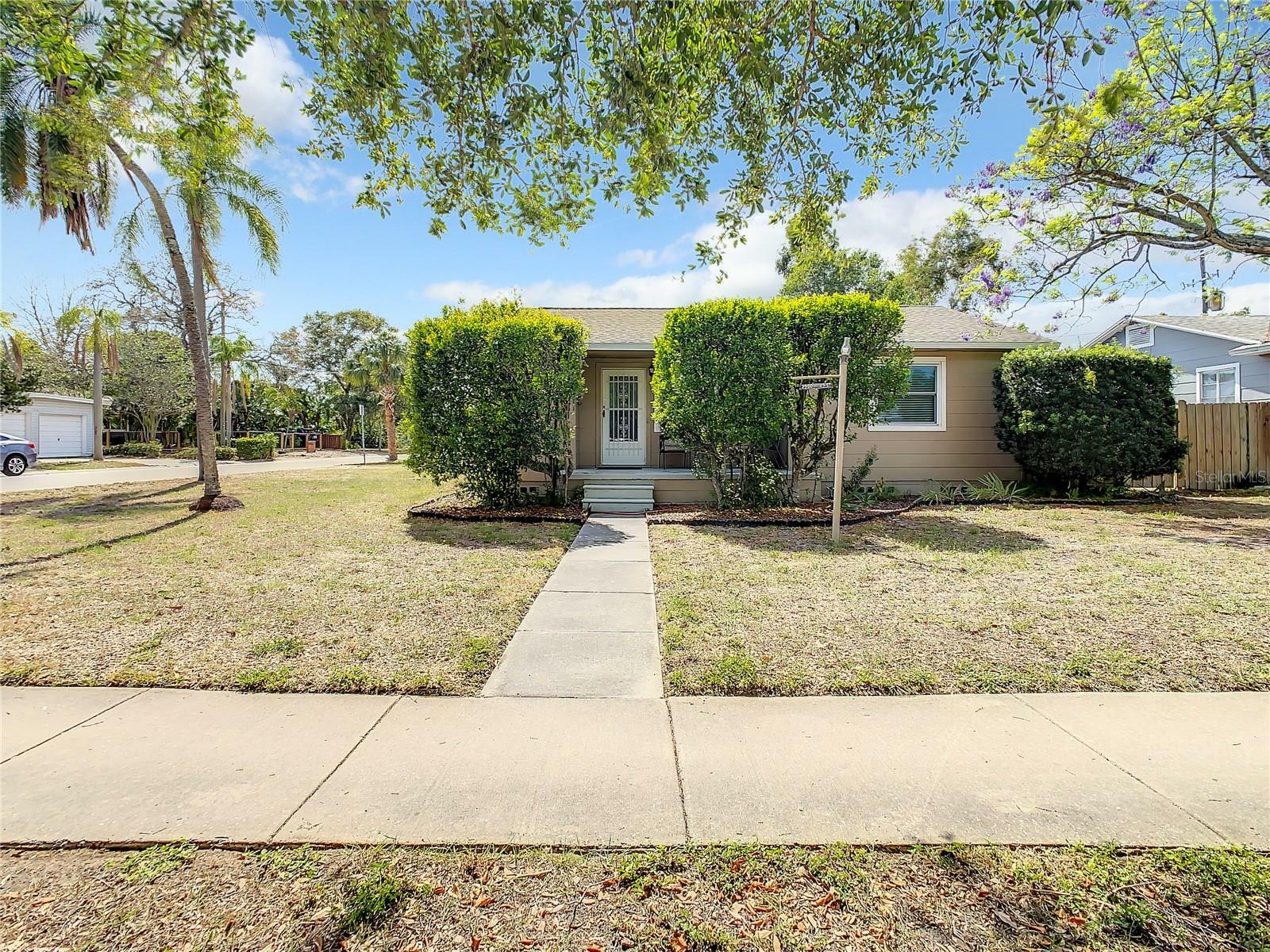 Property Photo: 2900 49th Street N FL 33710