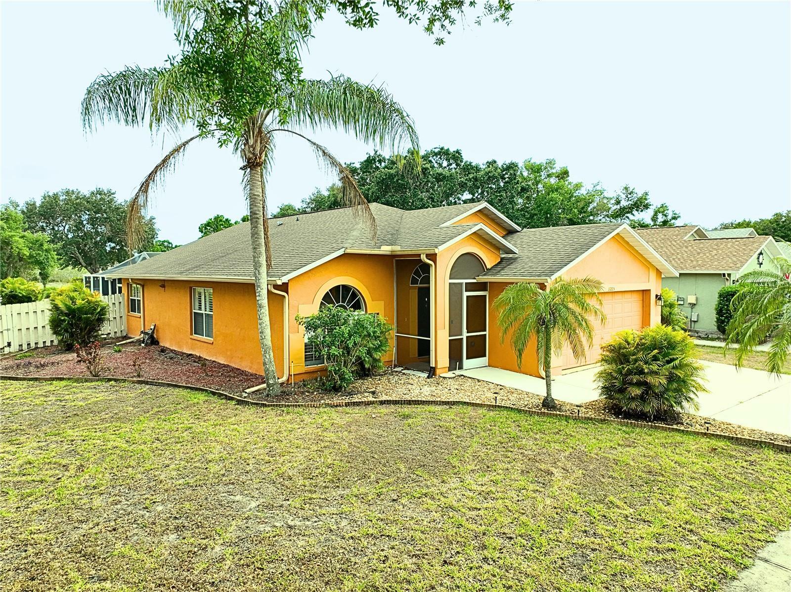 Property Photo:  11225 Scotchwood Drive  FL 33579 