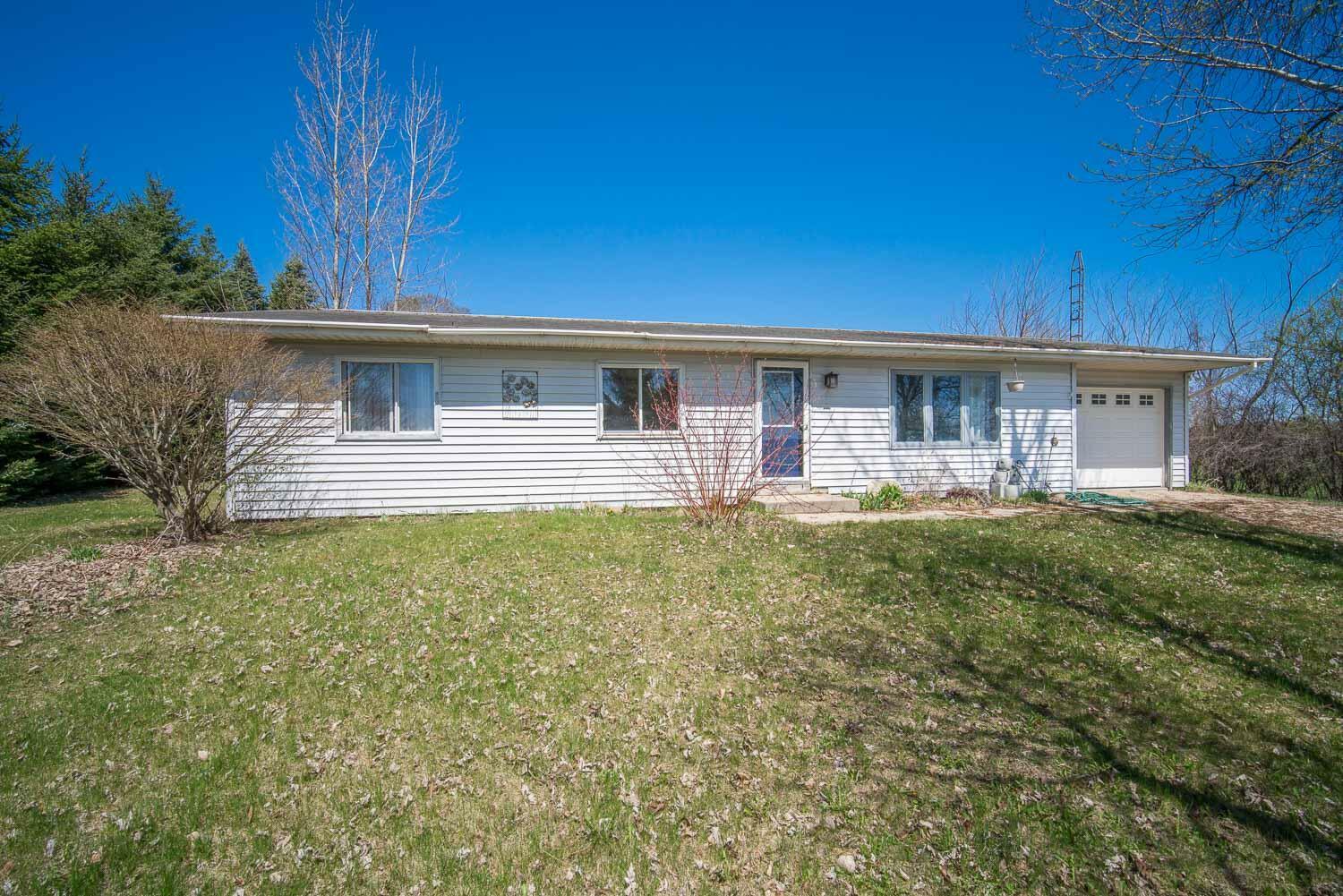 Property Photo:  480 Pioneer Dr  WI 53021 