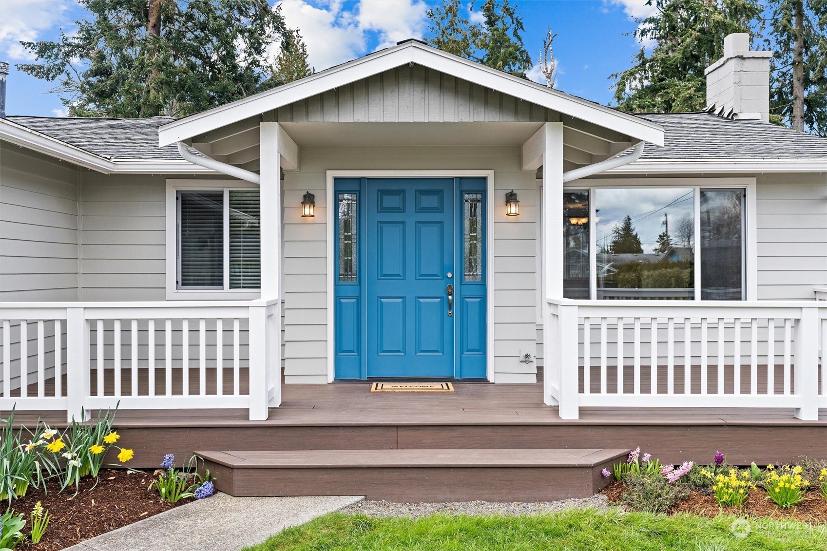 Property Photo:  21610 52nd Avenue W  WA 98043 