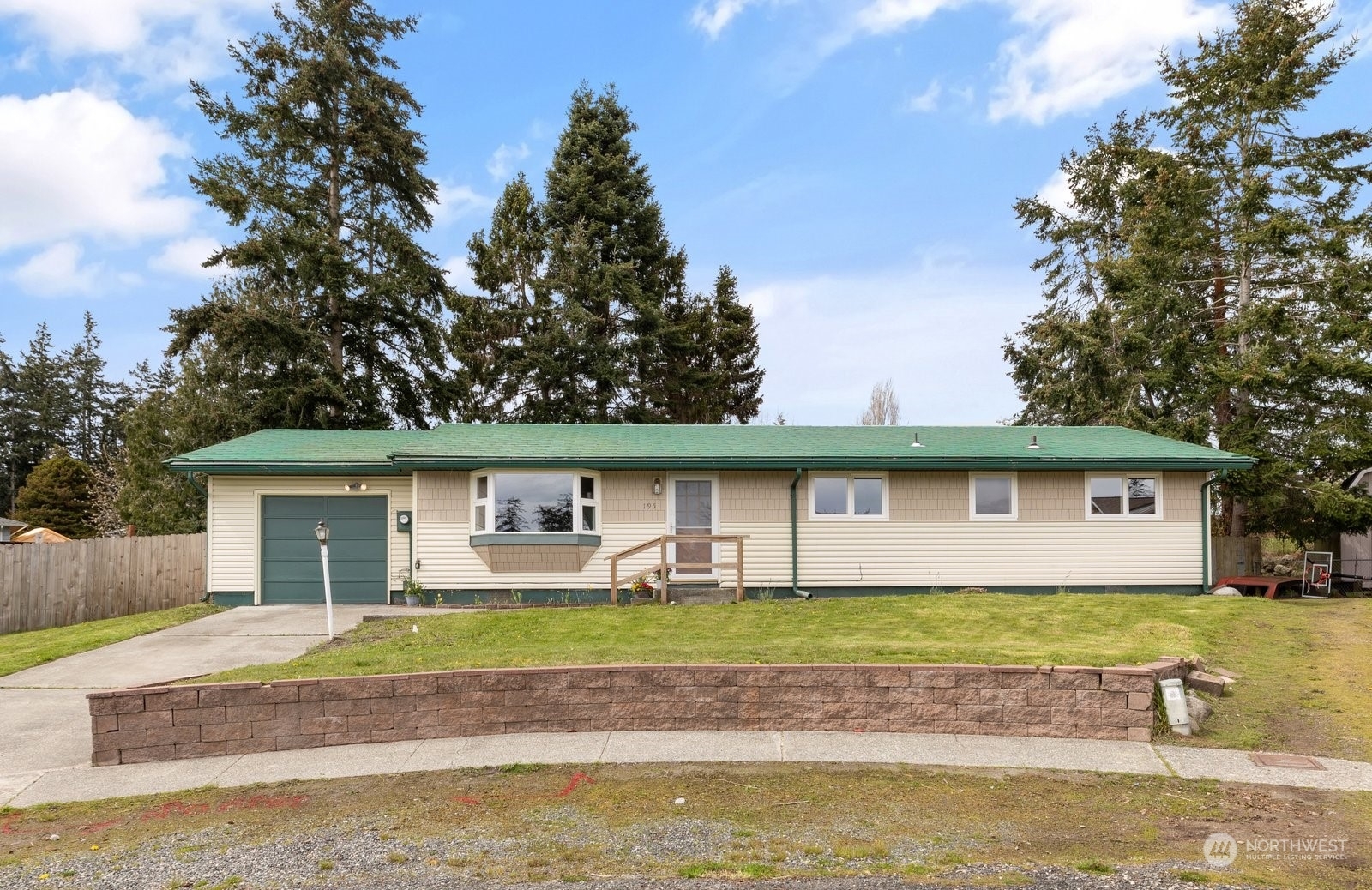 Property Photo:  195 NW 10th Court  WA 98277 