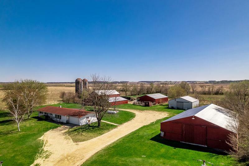Property Photo: 17427 West Douglas Rd WI 53520