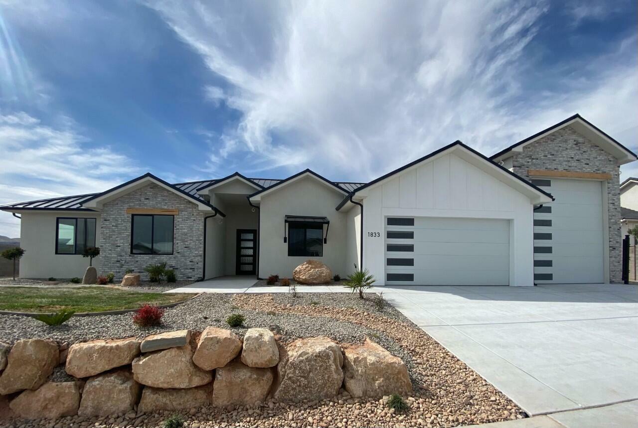 Property Photo:  1833 W 200 S  UT 84737 