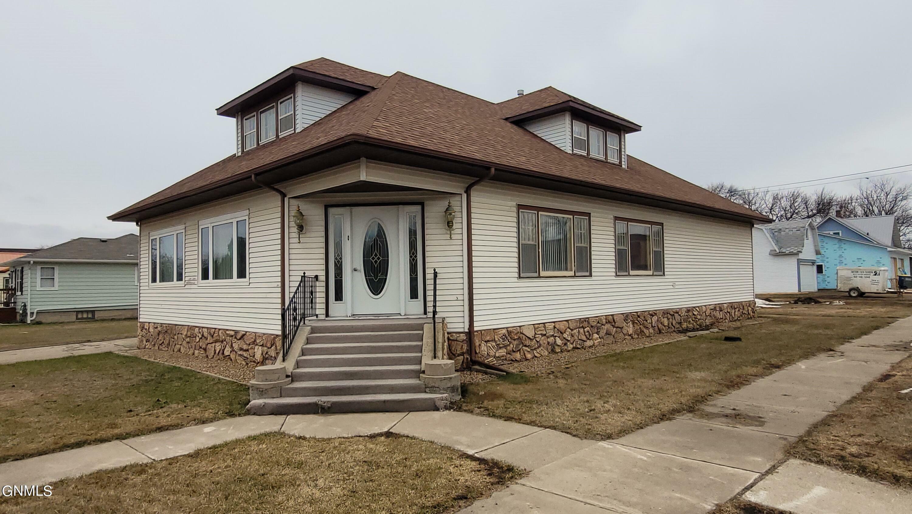 Property Photo:  221 2nd Street S  ND 58436 