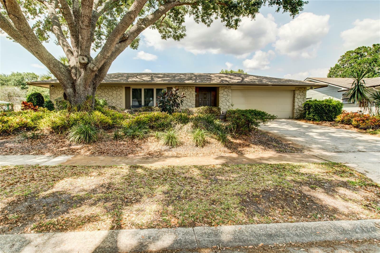 Property Photo: 7551 Bent Bow Trail FL 32792