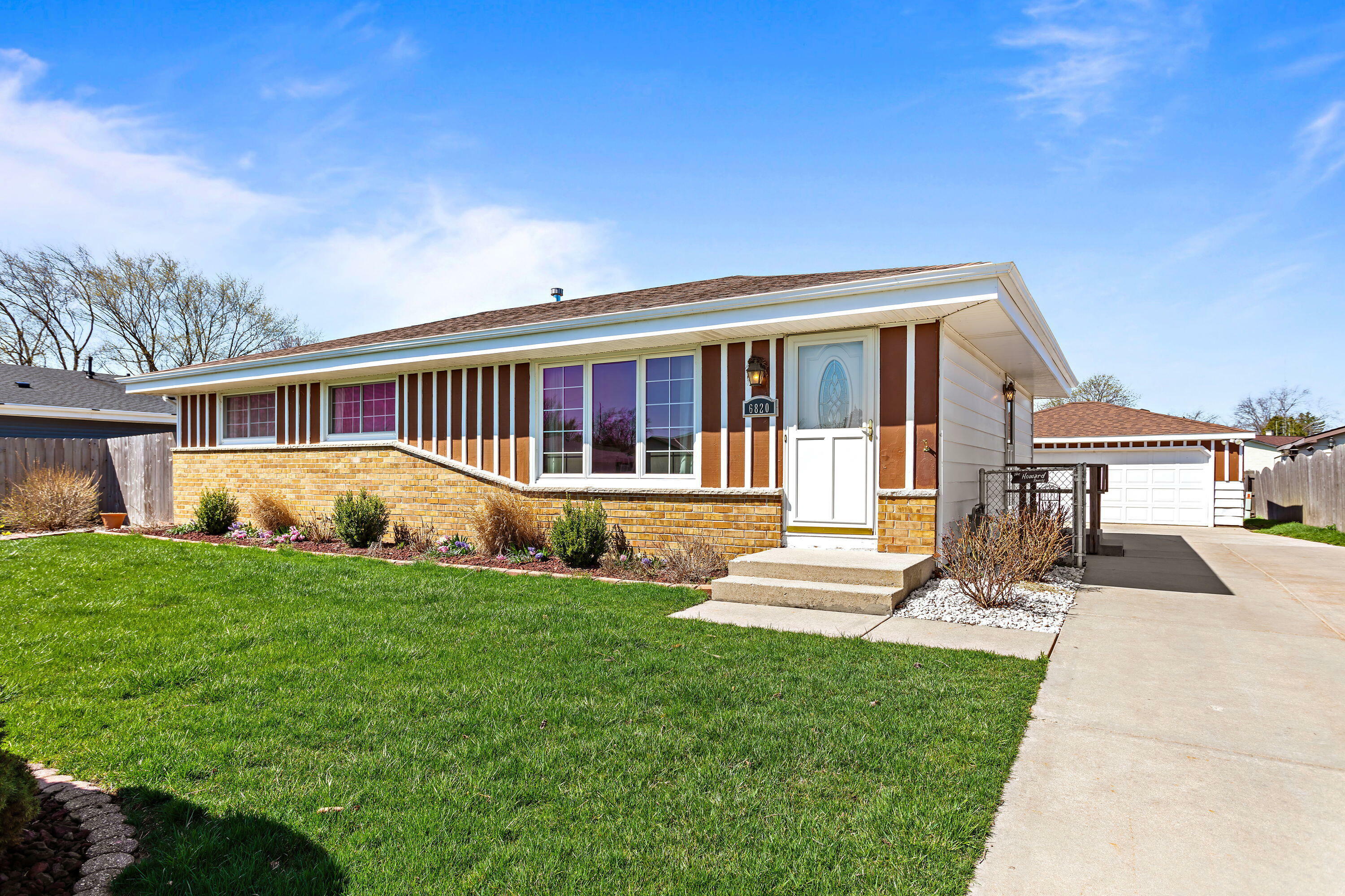 Property Photo:  6820 Lone Elm Dr  WI 53402 