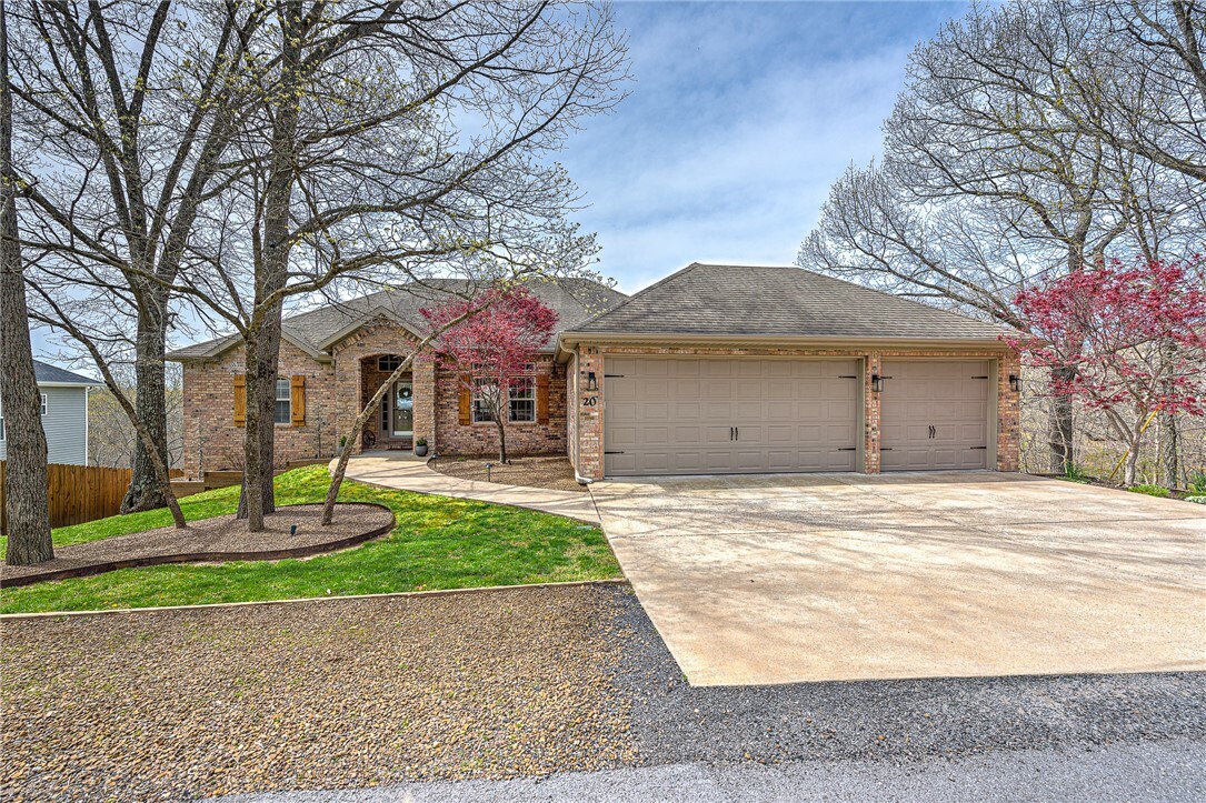 Property Photo:  20 Guilford Drive  AR 72714 