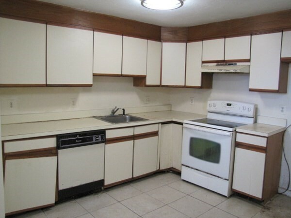 Property Photo: 10 Dryden St 1 MA 01605