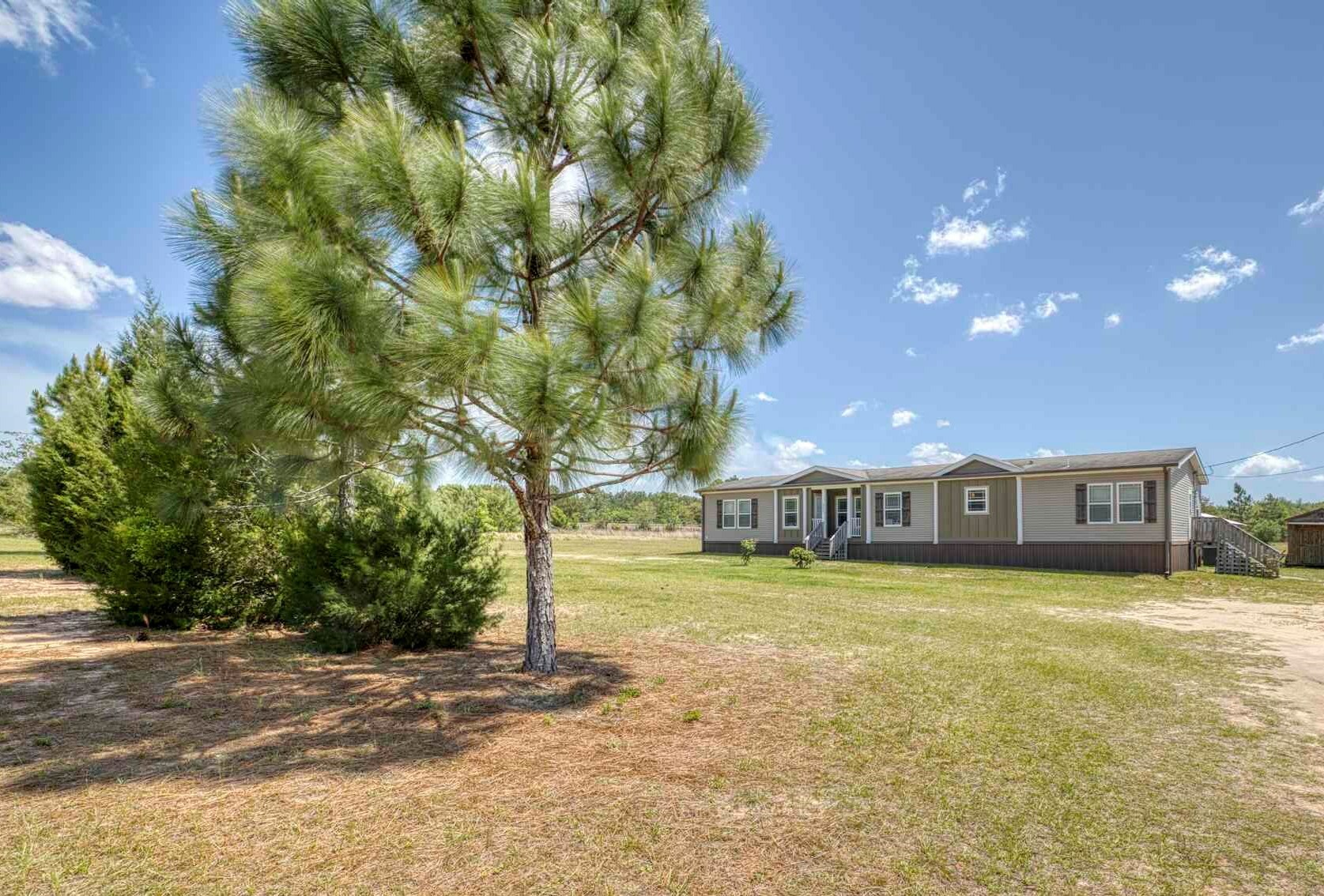 Property Photo:  5252 Santa Gertrudas Dr  FL 32583 