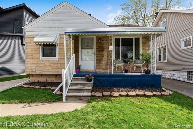 Property Photo:  810 E Webster Street  MI 48220 